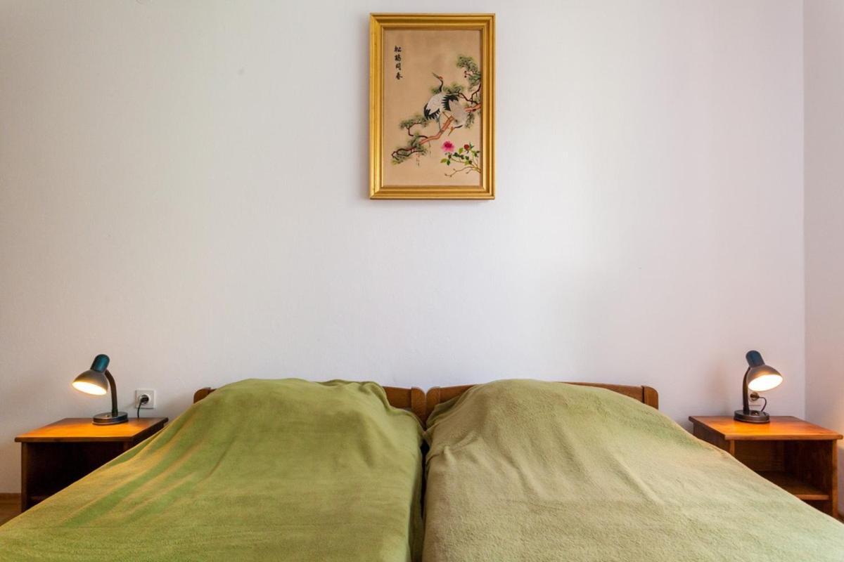 Apartments Magdalena Malinska Bagian luar foto