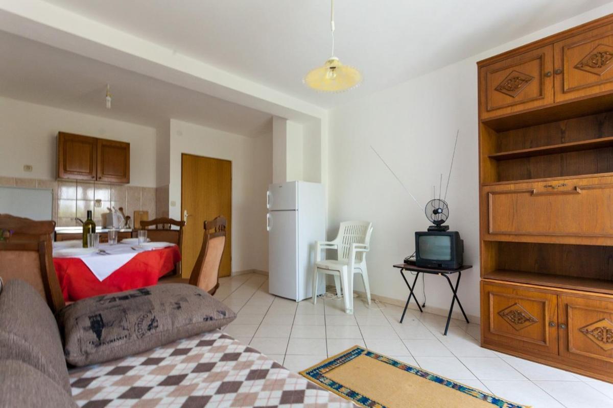 Apartments Magdalena Malinska Bagian luar foto